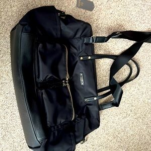 Tutilo carry the bag laptop duffle